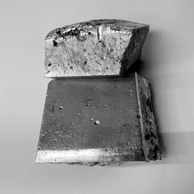 Matériau d'alliage principal en aluminium à forme de lingot pour les alliages ZnLa ZnY ZnLa ZnMn ZnLi