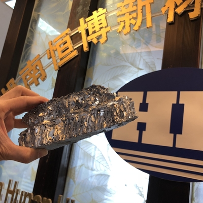 Mg10% Mg20% L'alliage principal de magnésium L'alliage de magnésium des terres rares ingot pour la fusion des alliages MgRE ingot