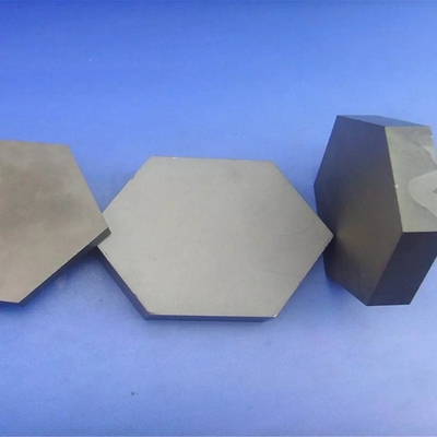 Des carreaux en céramique hexagonale à l' épreuve des balles en noir, des carreaux blindés en carbure de silicium.