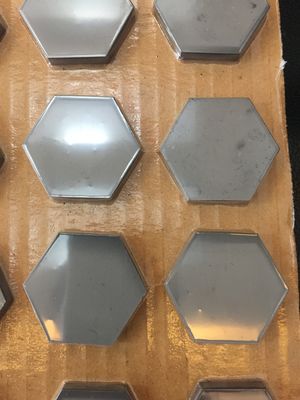 Carbure de bore sintré sans pression R400 50 mm Carreaux balistiques hexagonaux avec NIJ Niveau IV de protection pour armure d'aviation