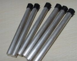 Type de chauffe-eau solaire avec anode en magnésium et capuchons en acier