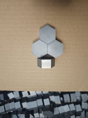 Carreaux de céramique en carbure de silicium (SiC) de qualité supérieure pour plaques d'insertion pare-balles | Feuilles de blindage légères à haute résistance balistique