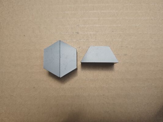 Carreaux de céramique en carbure de silicium (SiC) de qualité supérieure pour plaques d'insertion pare-balles | Feuilles de blindage légères à haute résistance balistique
