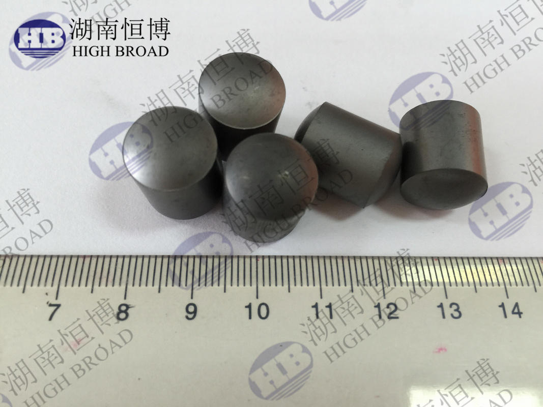 Inserts anti-balles en carbure de silicium pour plaques de blindage en carbure de bore avec densité et faible poids