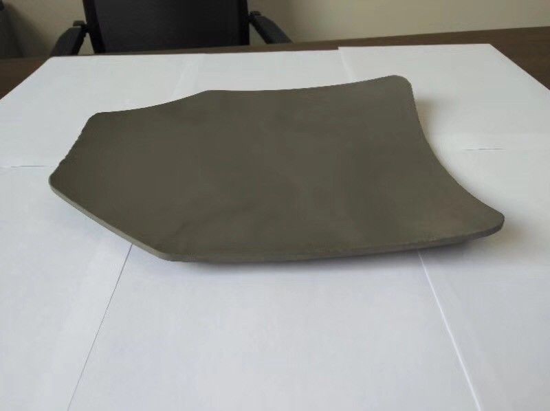 Plaque balistique R400 de carbure de bore sintré sans pression avec protection autonome de niveau NIJ IV et conception multi-courbe