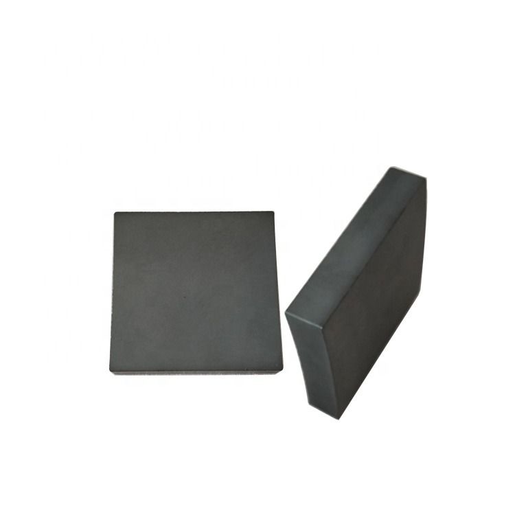 Carreaux balistiques en carbure de bore multicurve avec profil contourné et dureté de 3000 HV pour une protection accrue